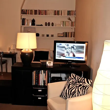 Studio Eiffel Champs De Mars Apartment